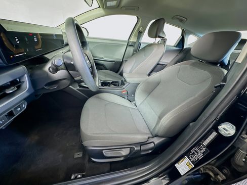 Used 2025 Kia K4 FWD image 13