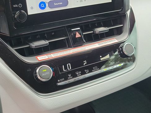 New 2026 Toyota Corolla SE FWD image 25