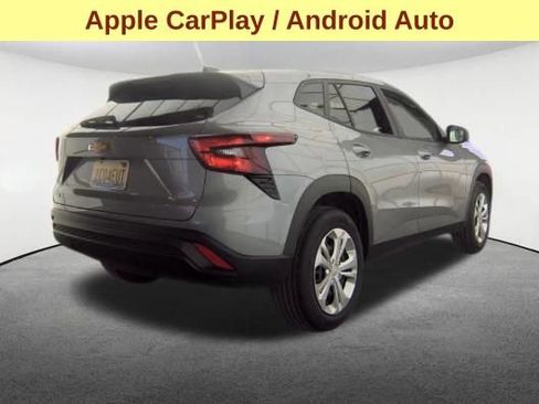 Certified 2026 Chevrolet Trax LS FWD image 5