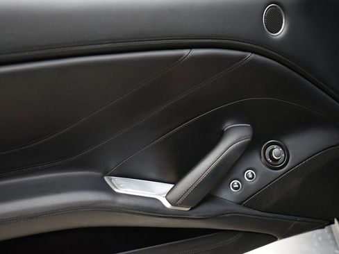 Used 2016 Ferrari California T image 12