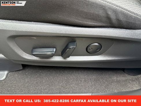 Used 2025 Nissan Pathfinder SV image 32