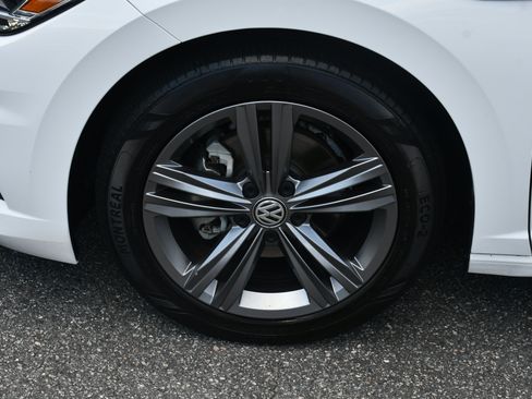 Used 2021 Volkswagen Jetta R-Line FWD image 22