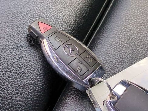 Used 2020 Mercedes-Benz GLA 250 image 24