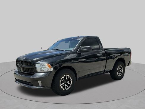 Used 2018 RAM 1500 Express RWD image 2