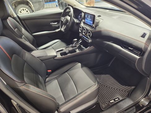 Used 2022 Nissan Sentra SR w/ SR Premium Package image 16