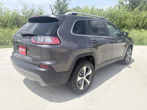 Used 2019 Jeep Cherokee Limited AWD/4WD image 7