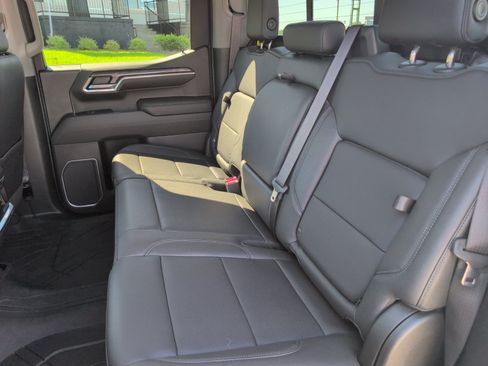 Used 2022 Chevrolet Silverado 1500 LTZ w/ LTZ Convenience Package II AWD/4WD image 19