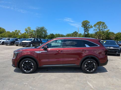 Certified 2024 Kia Sorento S w/ Panoramic Sunroof Package FWD image 5
