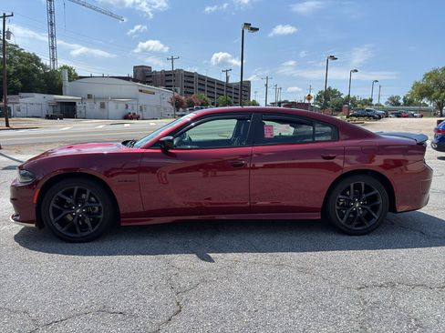 Used 2022 Dodge Charger R/T w/ Plus Group RWD image 5