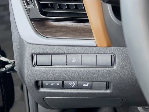 New 2026 Nissan Rogue Platinum image 9