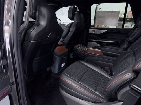 New 2026 Lincoln Navigator Black Label AWD/4WD image 25