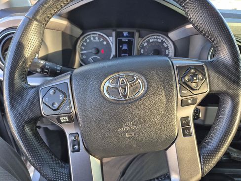 Used 2019 Toyota Tacoma SR5 image 3