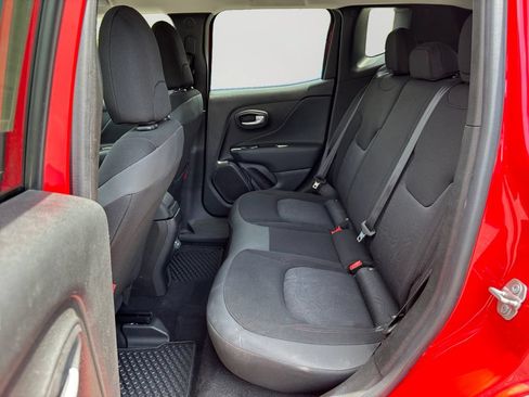 Used 2023 Jeep Renegade Trailhawk AWD/4WD image 15