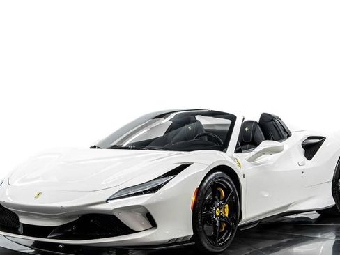 Used 2022 Ferrari F8 Tributo RWD image 1