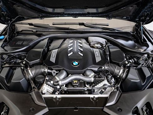 Used 2023 BMW M550i xDrive w/ Executive Package image 37