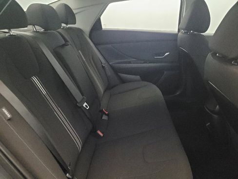 Used 2025 Hyundai Elantra SEL FWD image 19