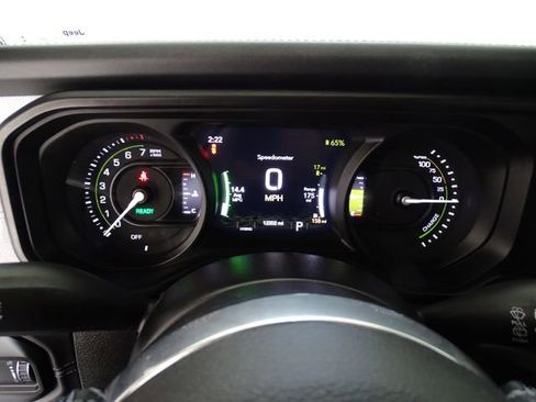 Certified 2025 Jeep Wrangler Unlimited Sahara AWD/4WD image 15