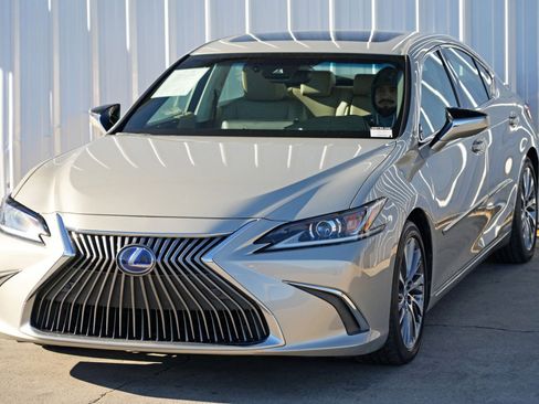 Used 2020 Lexus ES 300h w/ Premium Package image 49