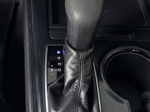 Used 2018 Toyota Camry LE FWD image 23