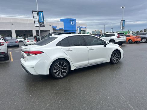 Used 2020 Toyota Corolla SE image 3