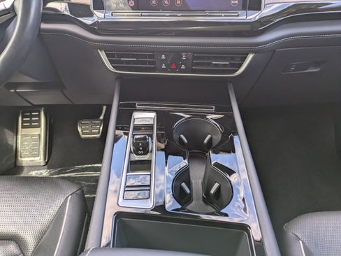 Used 2025 Volkswagen Atlas SEL Premium R-Line AWD/4WD image 21