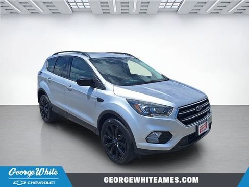 Used 2017 Ford Escape SE w/ Equipment Group 201A AWD/4WD image 1