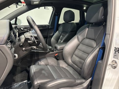 Used 2025 Porsche Macan GTS image 13