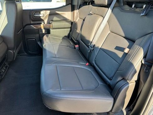 Used 2021 Chevrolet Silverado 1500 LT w/ Z71 Off-Road Package image 6