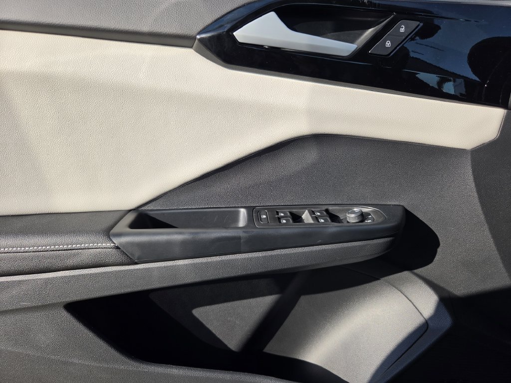 New 2027 Volkswagen Taos S FWD image 19