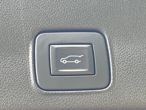 Used 2024 Chevrolet TrailBlazer RS w/ Convenience Package FWD image 19