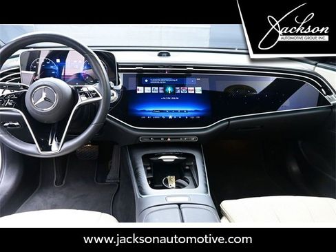 Used 2025 Mercedes-Benz E 350 Sedan image 9