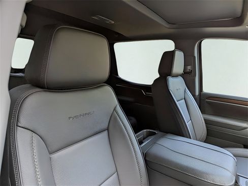 New 2026 GMC Sierra 1500 Denali w/ Denali Reserve Package image 40