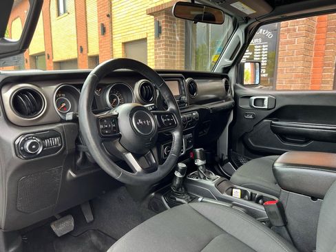 Used 2018 Jeep Wrangler Sport AWD/4WD image 39