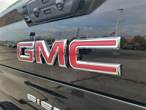New 2026 GMC Sierra 1500 AT4 w/ AT4 Premium Package AWD/4WD image 7
