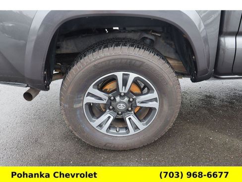Used 2019 Toyota Tacoma TRD Sport AWD/4WD image 32