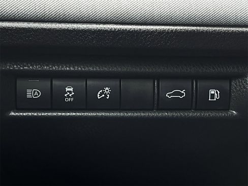 Used 2025 Toyota Camry LE image 20