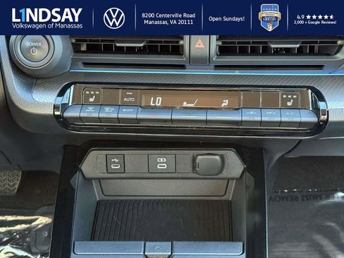 Used 2024 Toyota Prius XLE image 15