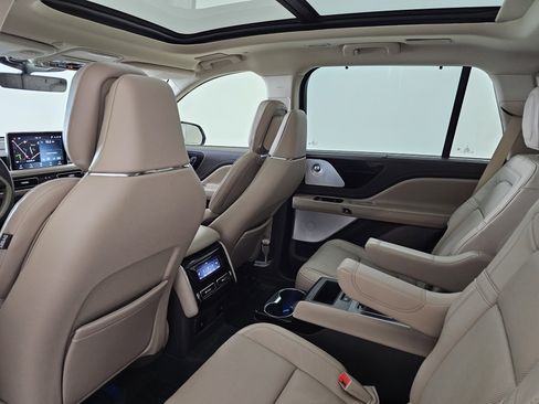 Used 2022 Lincoln Aviator Grand Touring w/ Equipment Group 301A image 20