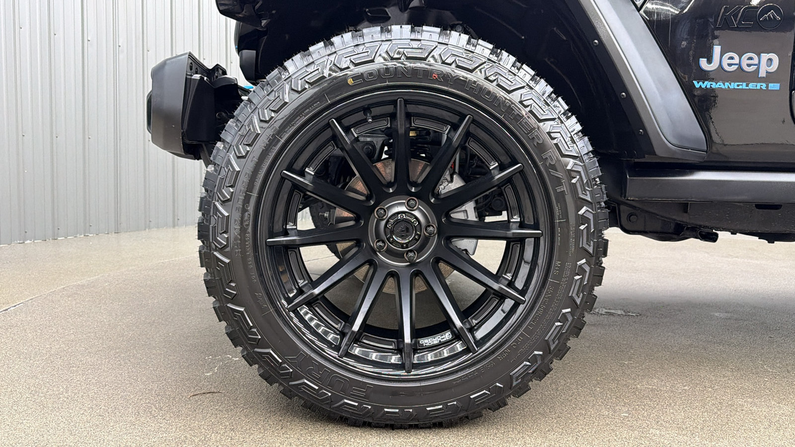 Used 2024 Jeep Wrangler Unlimited AWD/4WD image 9