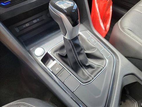 Used 2023 Volkswagen Tiguan SE FWD image 19