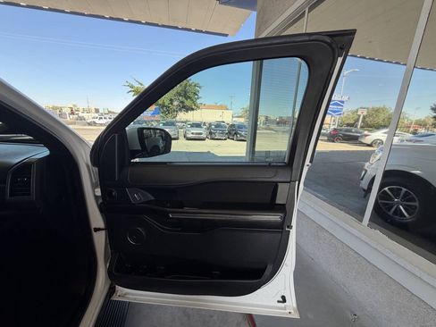 Used 2019 Ford Expedition XLT RWD image 16