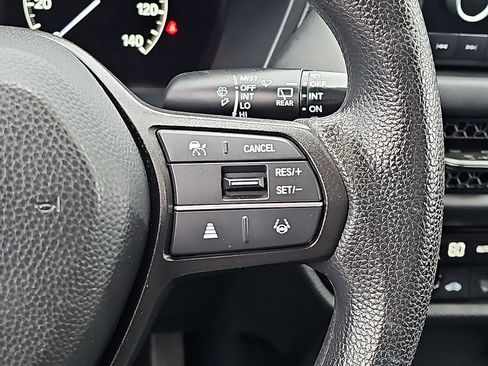 Used 2023 Honda HR-V LX image 21