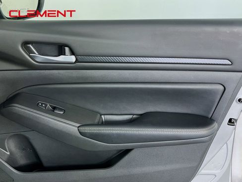 Used 2024 Nissan Altima 2.5 SV image 33