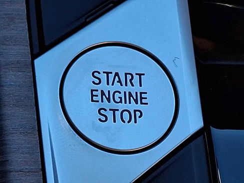 Used 2025 BMW 330i xDrive 330i xDrive w/ Convenience Package image 25