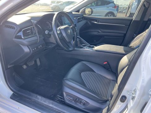 Used 2023 Toyota Camry SE image 11