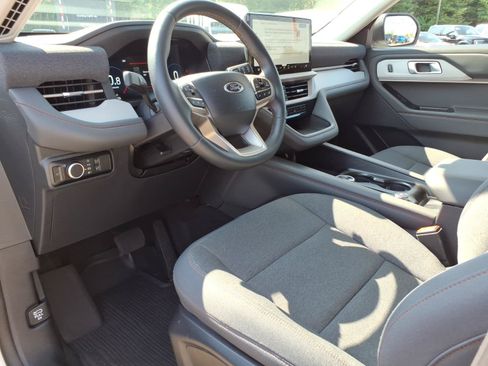 Used 2026 Ford Explorer Active AWD/4WD image 13