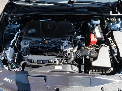 Used 2020 Toyota Camry SE image 13