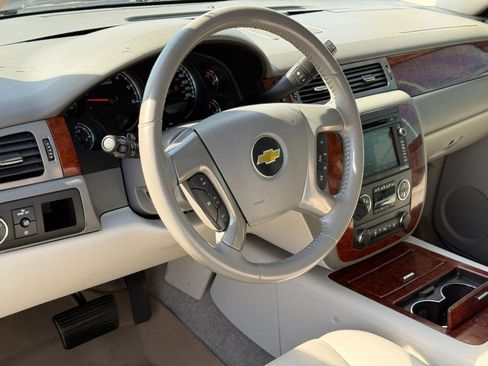 Used 2011 Chevrolet Tahoe LTZ image 4