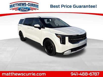 Used 2025 Kia Carnival