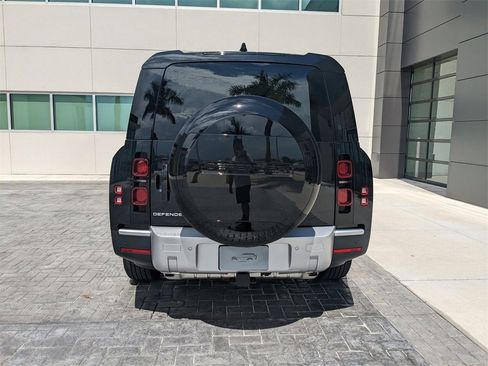 New 2025 Land Rover Defender 130 S image 5